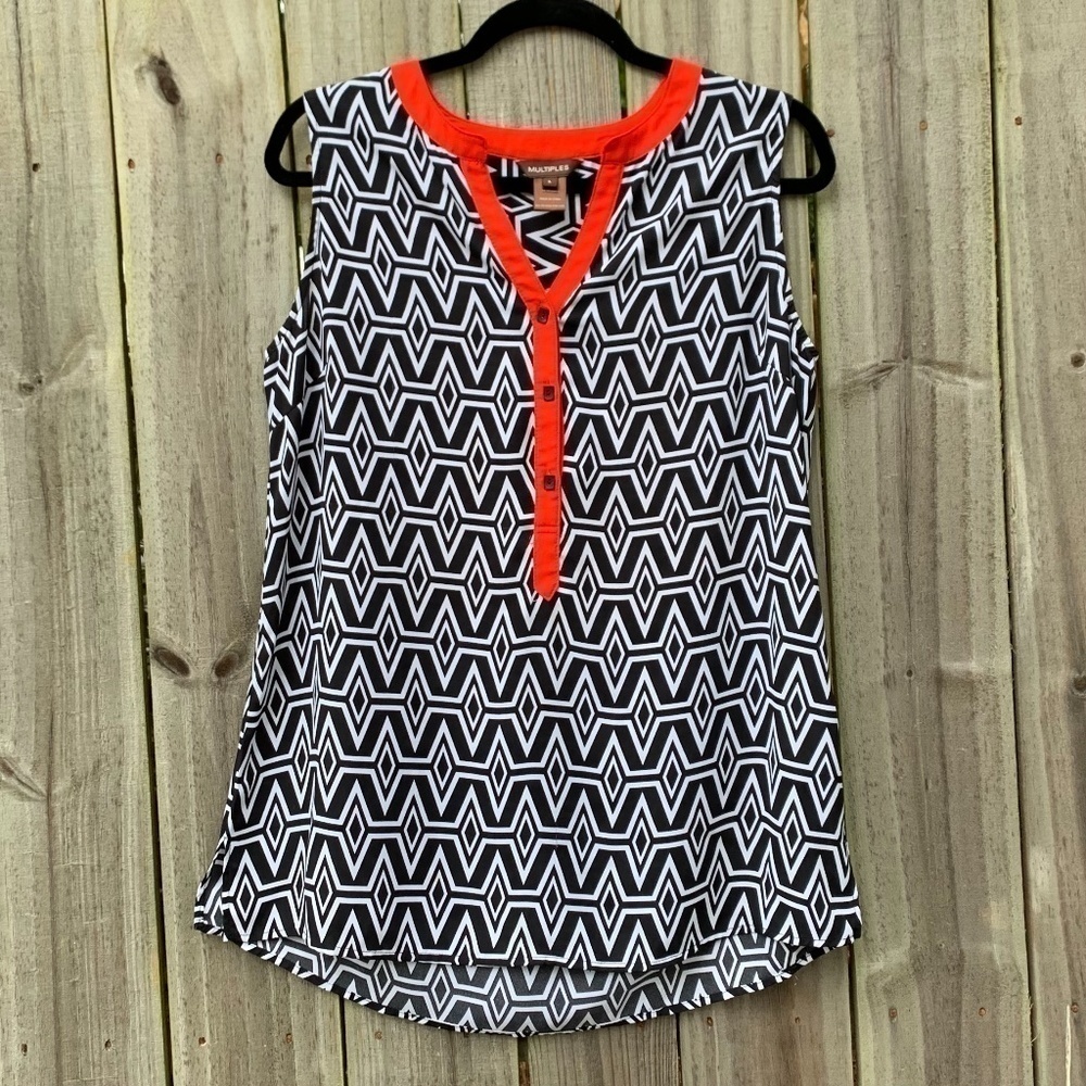 𝅺MULTIPLES Sleeveless B & W Tunic Blouse - Size Large